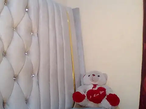 HOTBABE19 online show from October 17, 12:47 am