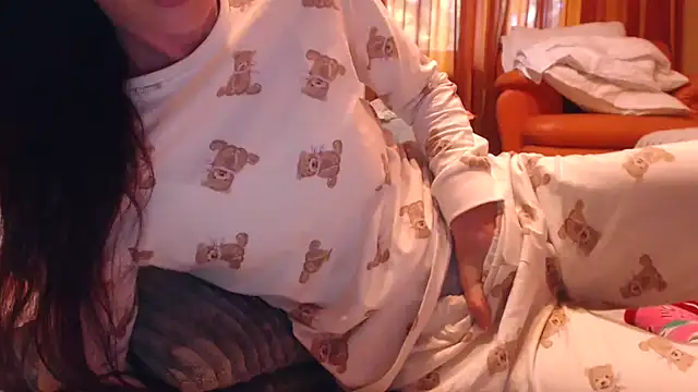 Snapshot of LovelyAndraGirl chatting on October 19, 12:51 pm LovelyAndraGirl online show from October 19, 12:51 pm