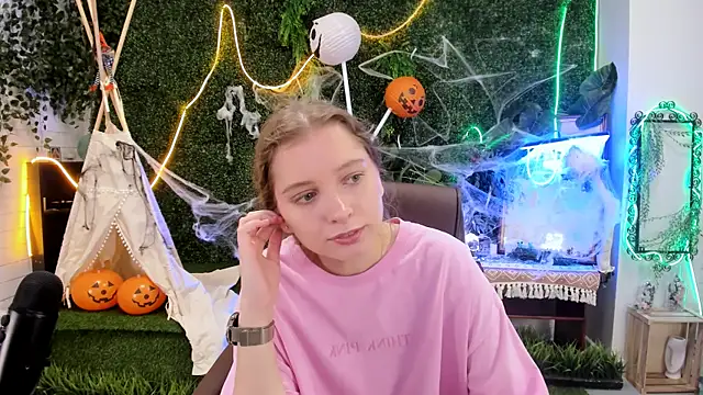 MayaSinabon online show from October 22, 9:14 am