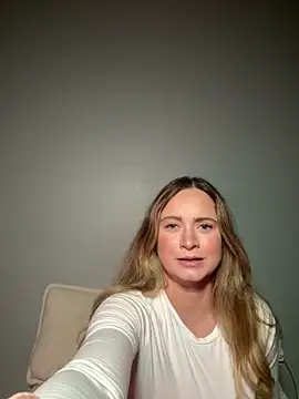 Sophie Raegan online show from October 13, 3:53 am