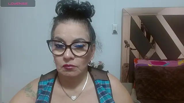 lindaesmeralda online show from March 16, 12:20 pm