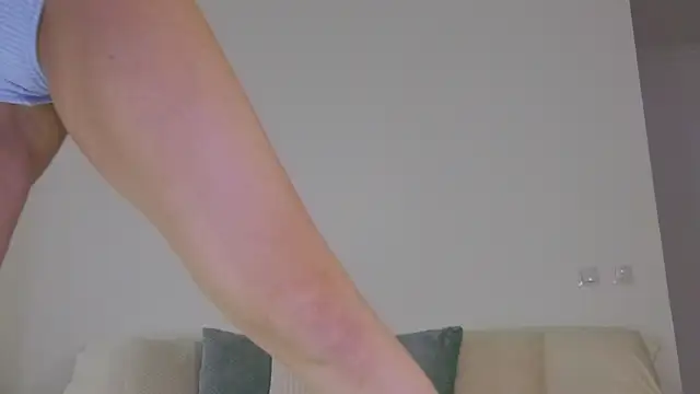 LilyRoselyn online show from January 8, 7:18 pm