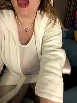 -R0sa-8ella- online show from December 3, 11:40 pm