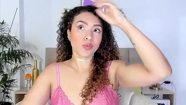 Zoe Gruber online show from February 13, 12:12 am