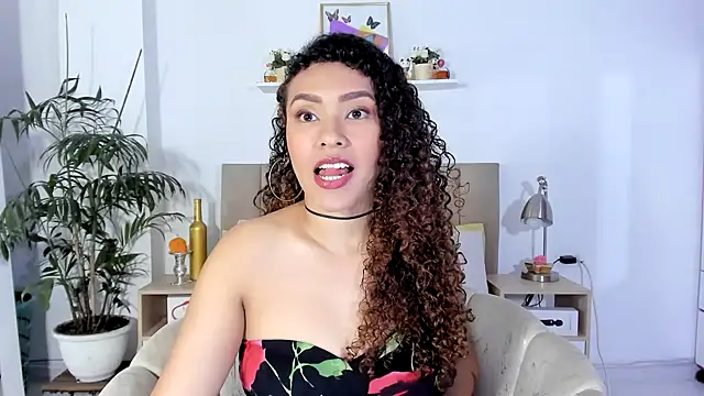 Zoe Gruber online show from February 14, 11:40 pm