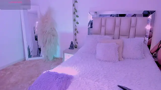 Sussy Bell01 online show from April 20, 8:01 pm