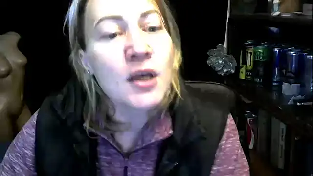 Snapshot of wLESLYMOSw chatting on October 17, 11:02 am wLESLYMOSw online show from October 17, 11:02 am