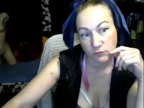 Snapshot of wLESLYMOSw chatting on October 10, 9:36 am wLESLYMOSw online show from October 10, 9:36 am