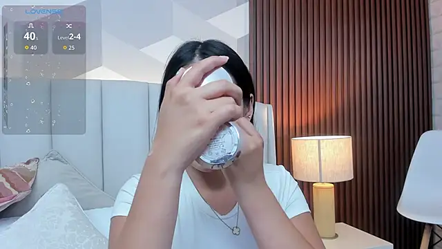 Julietasantos   online show from February 9, 6:21 pm