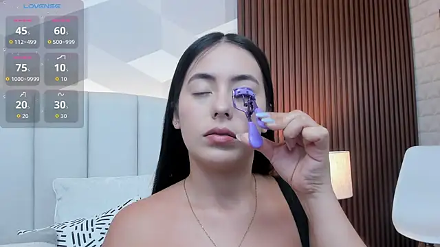 Julietasantos   online show from April 14, 6:41 pm