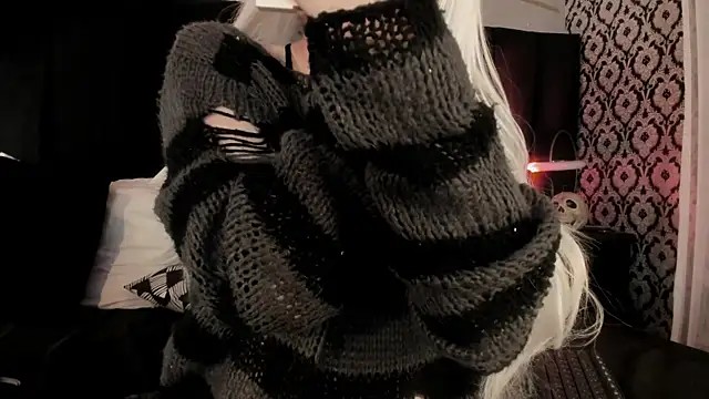 Adeelinee online show from January 9, 8:24 pm