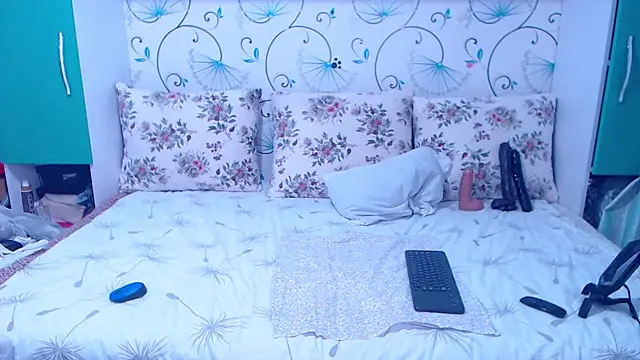 demiemorre online show from November 14, 5:18 am