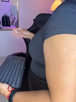 Dakota diaz  online show from February 11, 8:43 pm