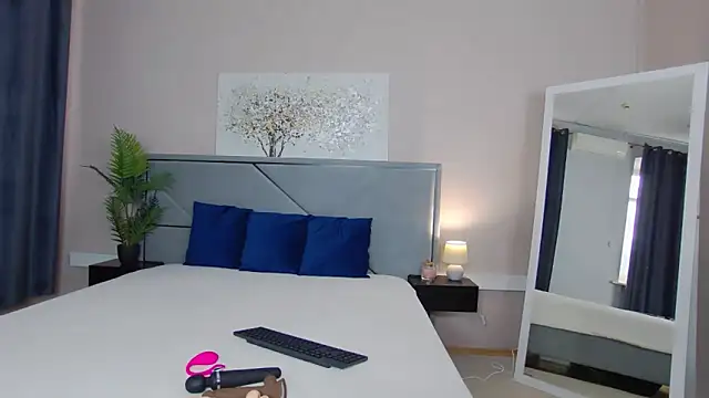 NicoleRosss online show from December 14, 9:37 am