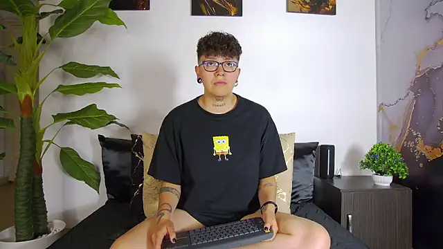 alex noa online show from April 1, 6:05 pm