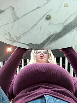 Teya moon  online show from April 10, 12:55 pm