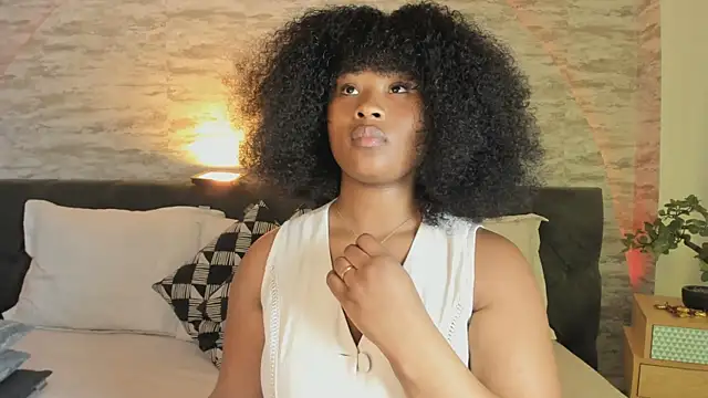 Snapshot of Anneth__M chatting on September 18, 7:45 pm Anneth M online show from September 18, 7:45 pm