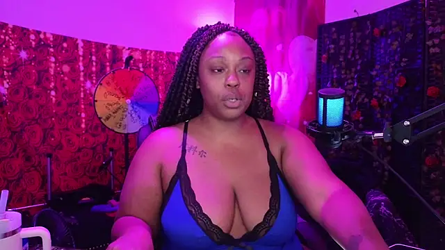 cheriserozequeen online show from April 18, 2:25 am