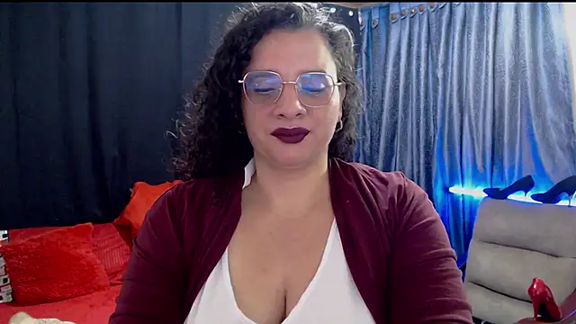 Aleja Gonzales online show from July 15, 11:37 am