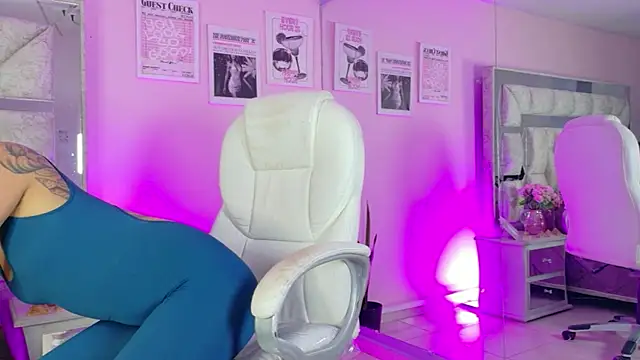 Sara Greey online show from July 2, 2:45 pm