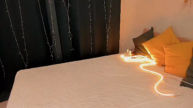 AmeliaBrian online show from November 11, 2:18 am