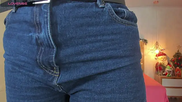 LARSONMIA online show from December 17, 12:31 pm