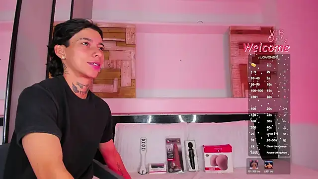 AmberAdams  online show from April 1, 2:14 pm