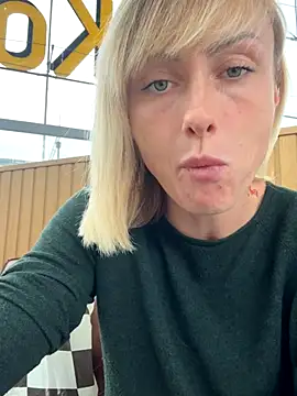 Snapshot of haileyhope_ chatting on September 13, 4:04 pm haileyhope  online show from September 13, 4:04 pm