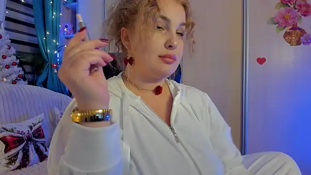 CoraSwon online show from December 19, 6:55 pm