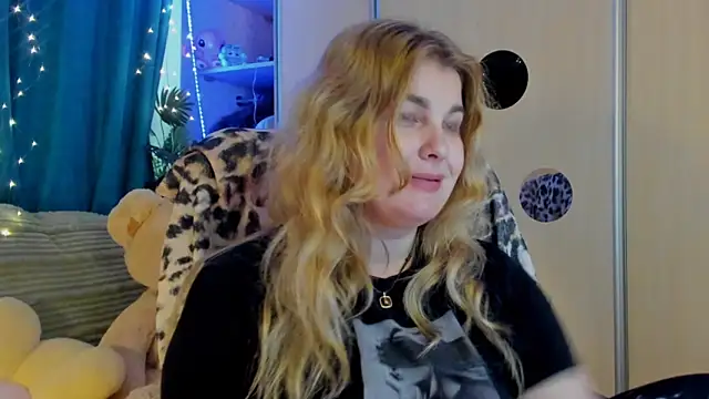 CoraSwon online show from March 24, 6:52 am