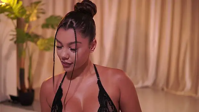 NatyDesiree online show from July 20, 7:25 pm