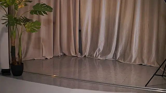 NatyDesiree online show from July 28, 2:20 am