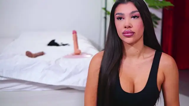 Snapshot of NatyDesiree chatting on October 11, 9:03 am NatyDesiree online show from October 11, 9:03 am