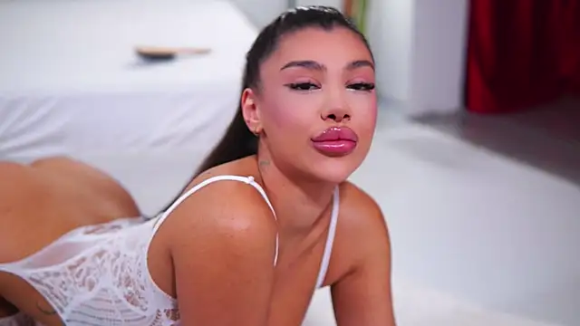 Snapshot of NatyDesiree chatting on September 30, 7:25 am NatyDesiree online show from September 30, 7:25 am