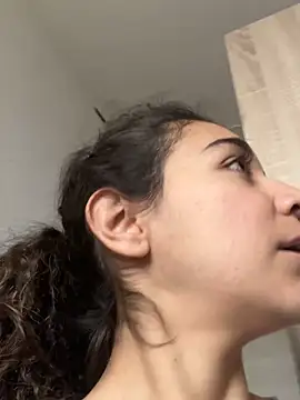 uniquerossie online show from November 9, 10:11 am