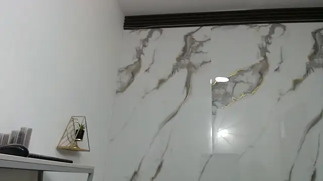 Lindsey8 online show from April 1, 1:41 pm