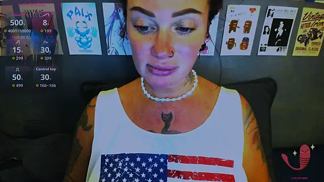 EllieOz online show from April 17, 5:48 pm