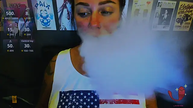 EllieOz online show from April 13, 5:58 pm