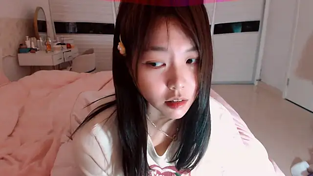 -Lucky Girl online show from March 2, 5:19 am