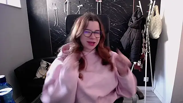 littleviki7 online show from March 4, 7:37 am