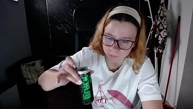 littleviki7 online show from September 16, 7:16 am