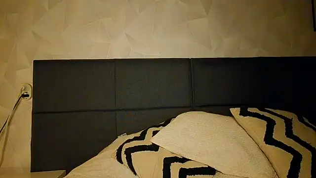 Sweetninaaa online show from April 15, 9:10 am