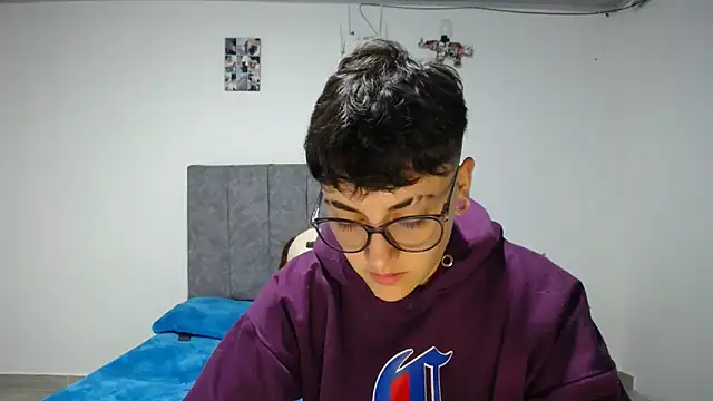 linda 33 online show from April 12, 2:25 am