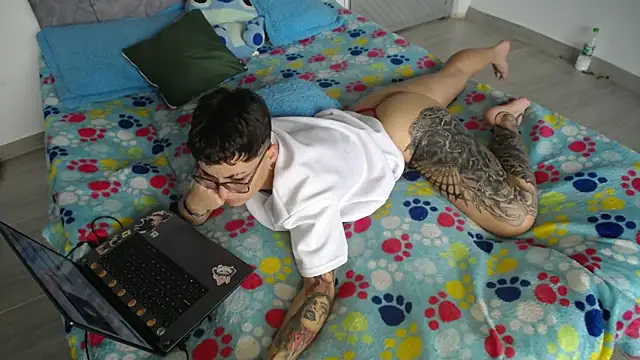 linda 33 online show from February 11, 8:10 pm