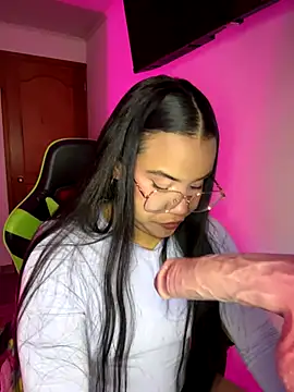 leila 22 online show from September 16, 6:32 am