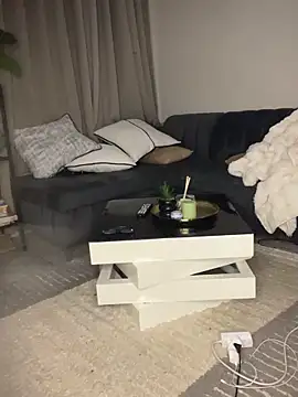 Bustygoddess32 online show from December 18, 8:13 pm