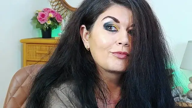 EllenGrace online show from February 9, 10:45 pm