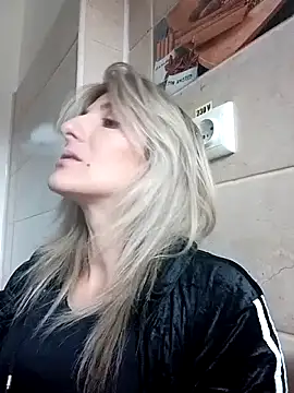 RileyLanna online show from September 17, 9:18 am