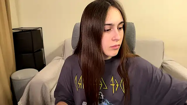 AliceKolltt online show from February 10, 6:33 pm