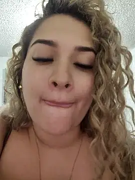 Sara smiiith211 online show from January 9, 11:53 pm